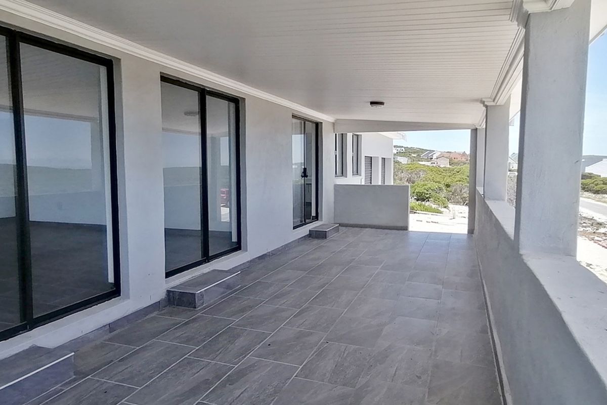 Modern Coastal Living in an Exclusive Nature Reserve - Photo 5