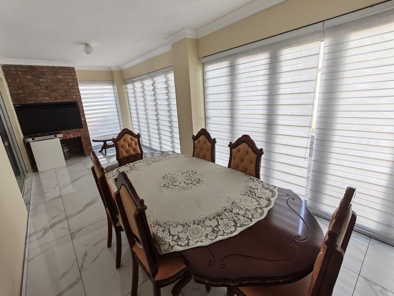 Modern Double-Storey Family Home in Secure Magaliesberg Country Estate - Photo 7