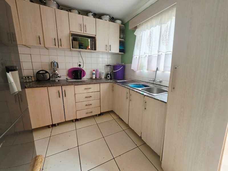 Affordable 2-Bedroom Home with Excellent Potential in Umhlatuze Village - Photo 2