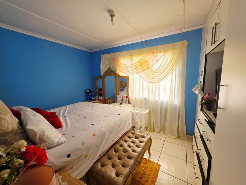 Affordable 2-Bedroom Home with Excellent Potential in Umhlatuze Village - Photo 8