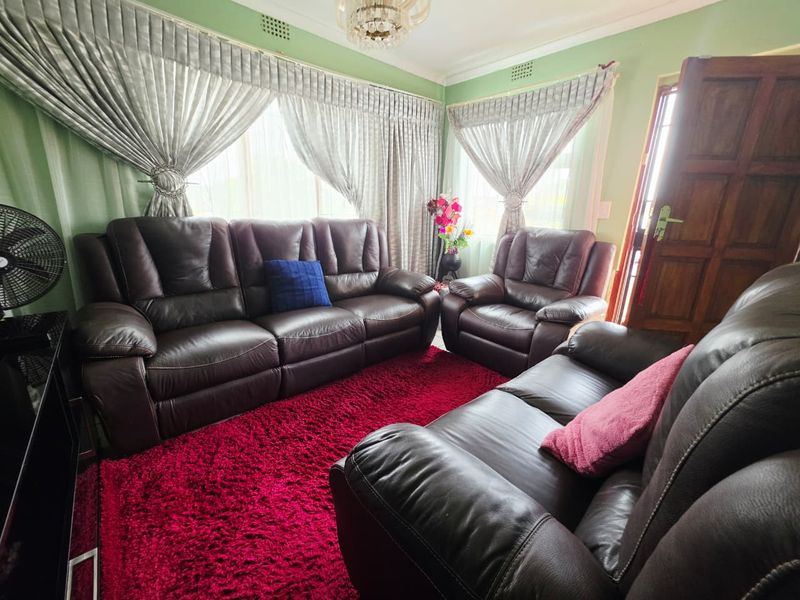 Affordable 2-Bedroom Home with Excellent Potential in Umhlatuze Village - Photo 6