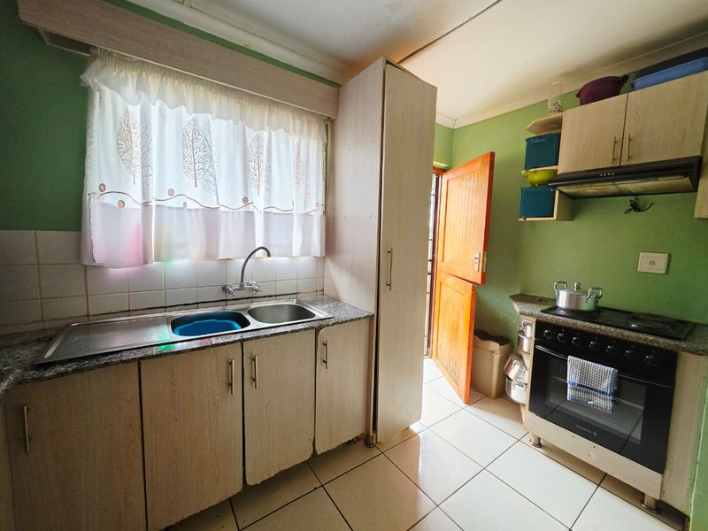 Affordable 2-Bedroom Home with Excellent Potential in Umhlatuze Village - Photo 4