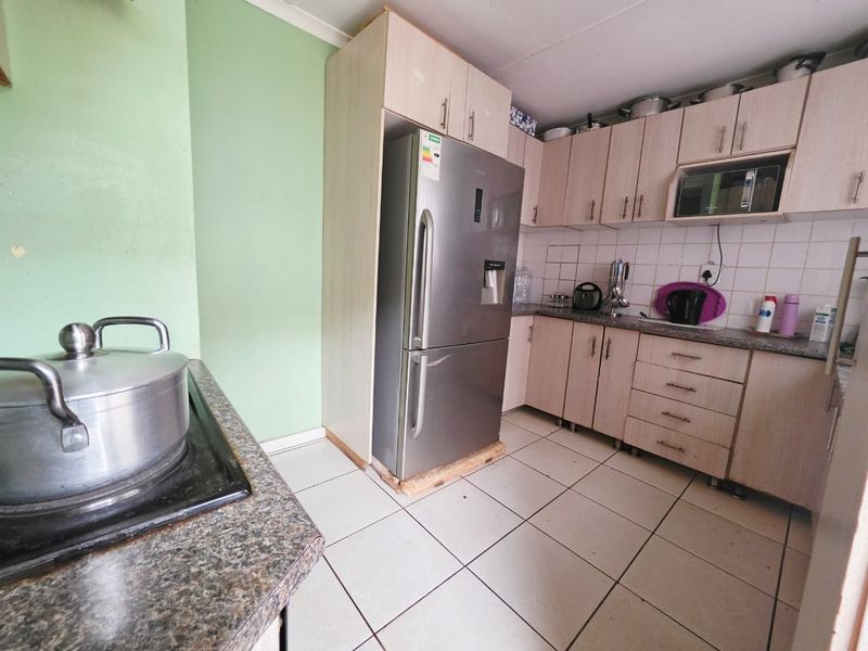 Affordable 2-Bedroom Home with Excellent Potential in Umhlatuze Village - Photo 3