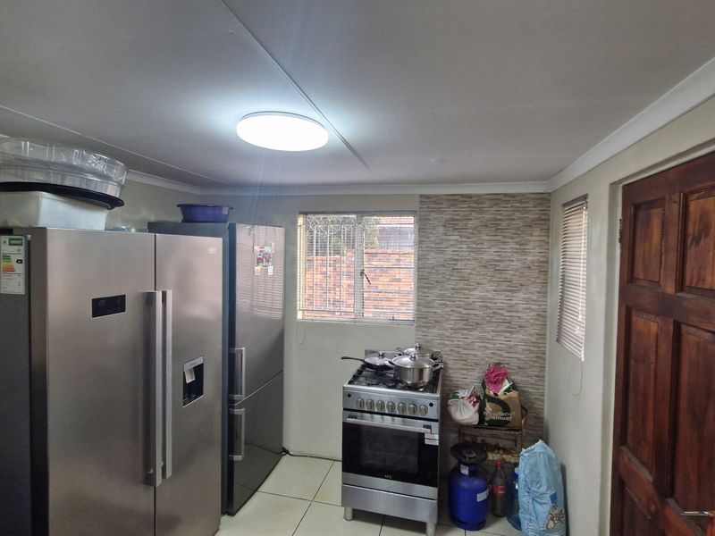 Ideally Located Home Near Carnival Mall - Photo 6