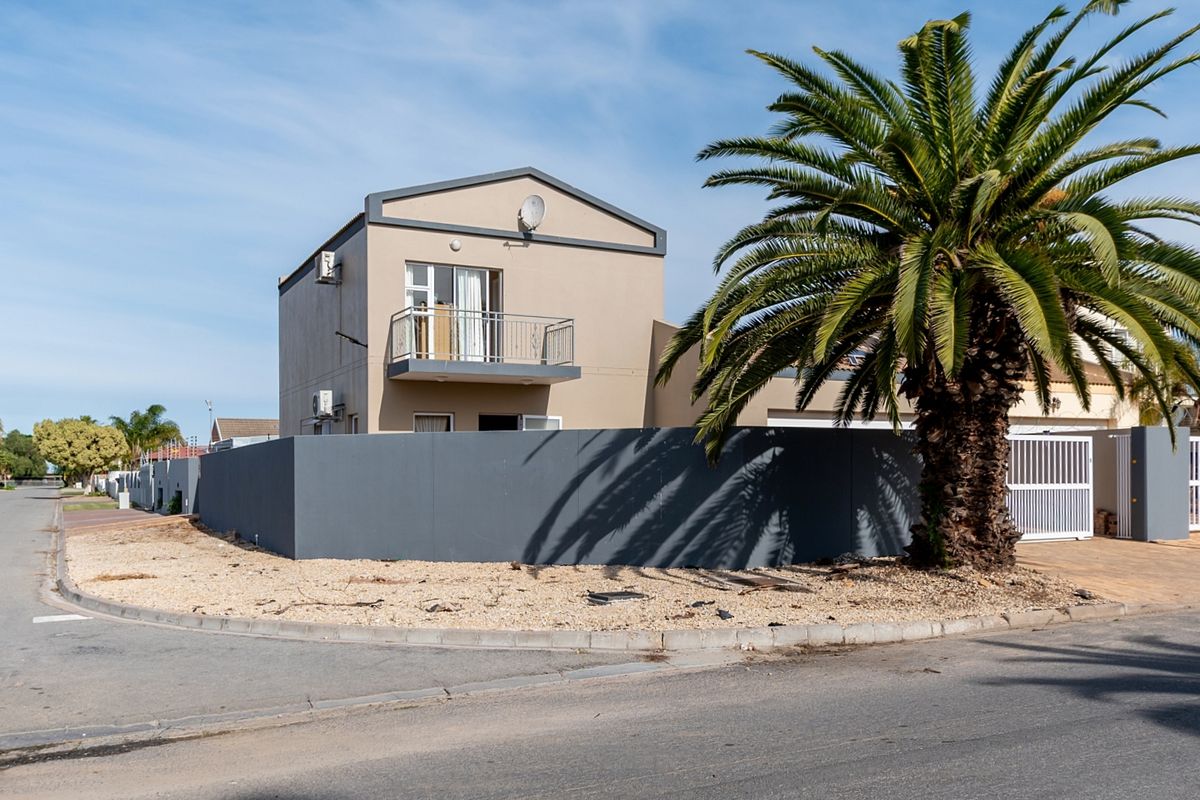 House For Sale In Velddrif - Photo 2