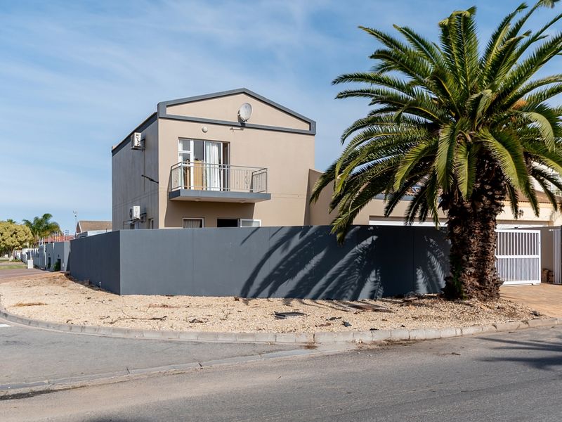 House For Sale In Velddrif - Photo 2