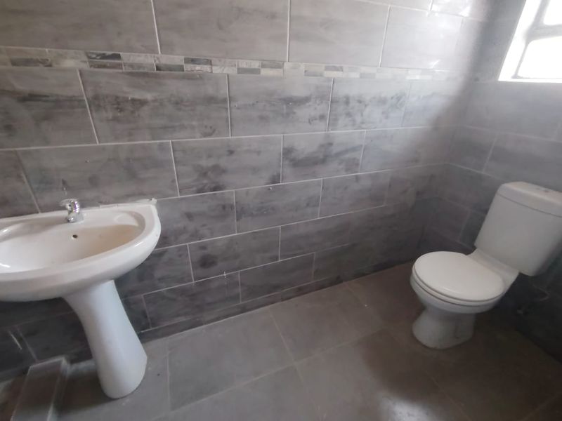 Exceptional Investment Opportunity – 16-Bedroom Accommodation Facility in Northam - Photo 8