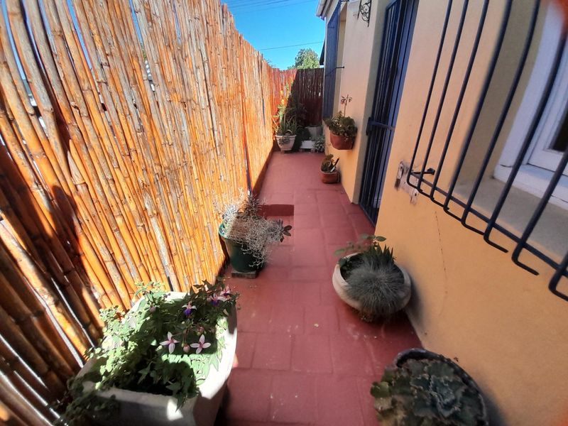 Mowbray two bedroom house furnished - Photo 2