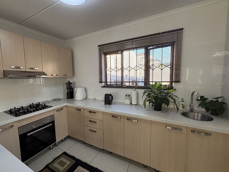 Spacious Family Living with Spectacular Sunset Views | La Maison Royale - Photo 7