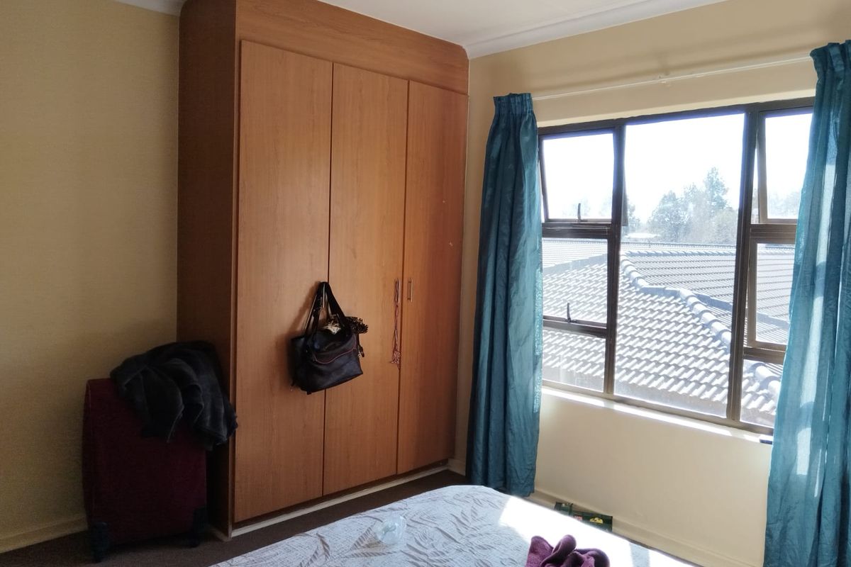Apartment For Sale In Potchefstroom - Photo 4