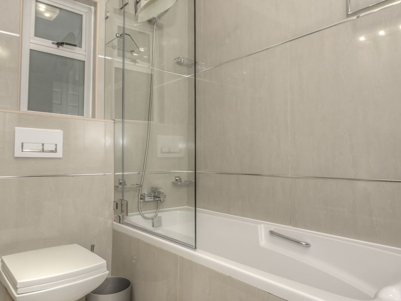 2 bedroom luxury apartment - Photo 7