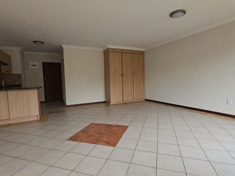 Secure and Convenient Bachelor Living in a Prime Location - Photo 10