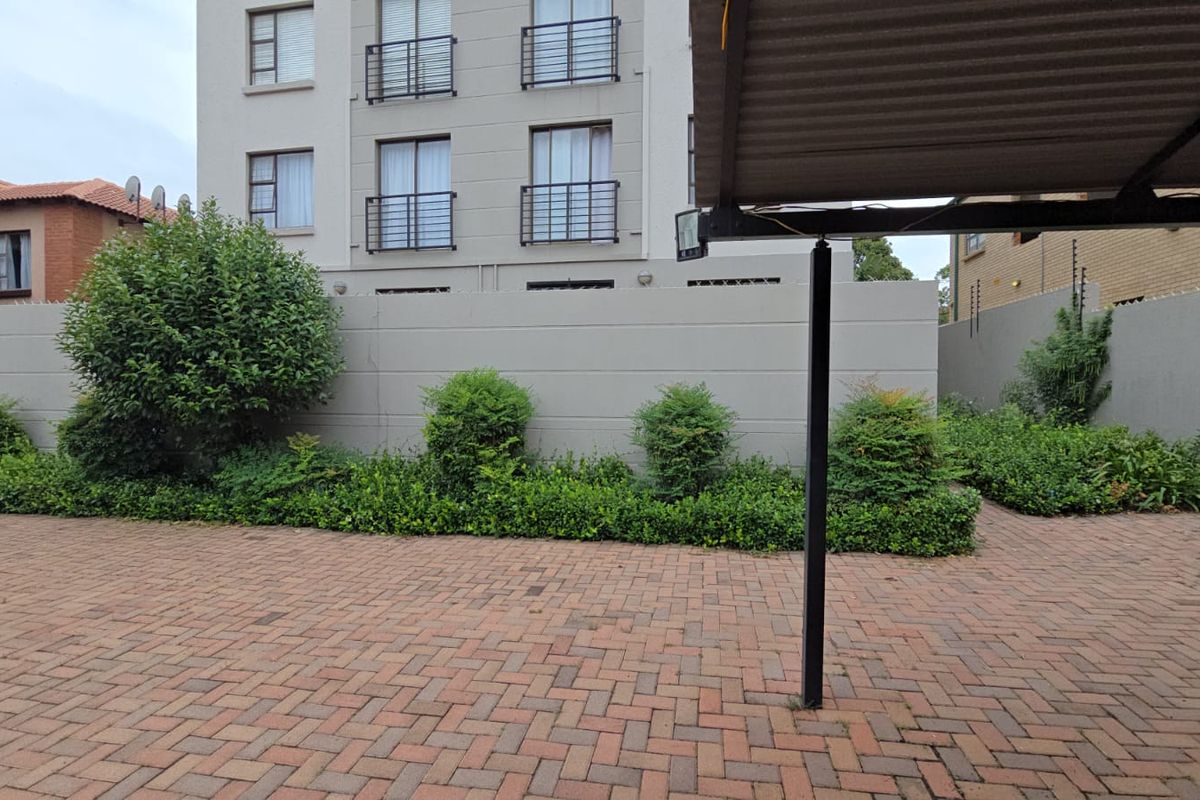 Secure and Convenient Bachelor Living in a Prime Location - Photo 3