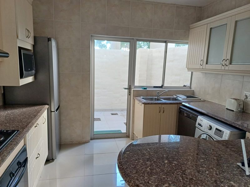 Spacious Duplex 3 Bedroom 2 Bathrooms with direct beach access - Photo 4