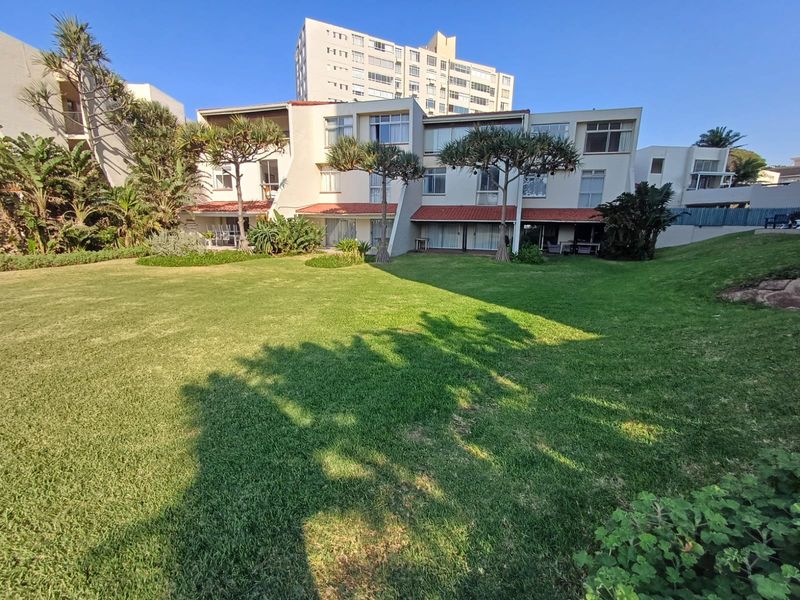Spacious Duplex 3 Bedroom 2 Bathrooms with direct beach access - Photo 1