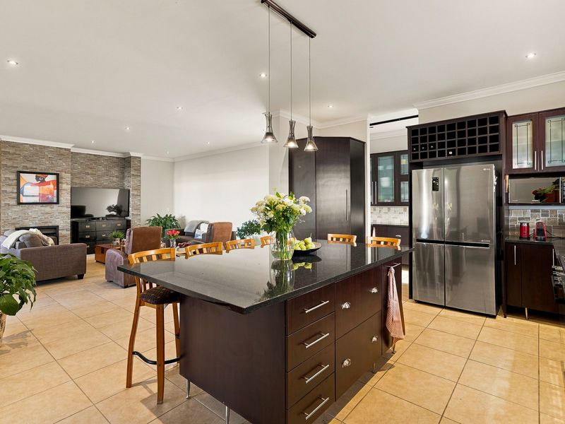 Versatility Meets Vineyard Luxury - Photo 8