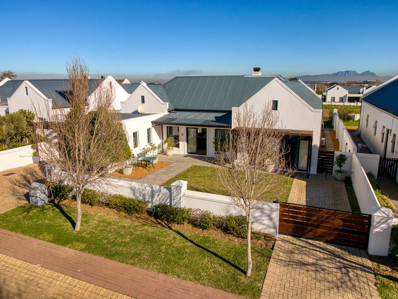 Versatility Meets Vineyard Luxury - Photo 1