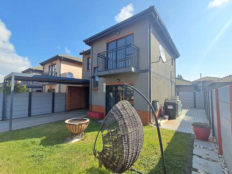 Secure Double-Story Family Home for Sale – Estate Living at Its Finest!  Looking for the perfect - Photo 1