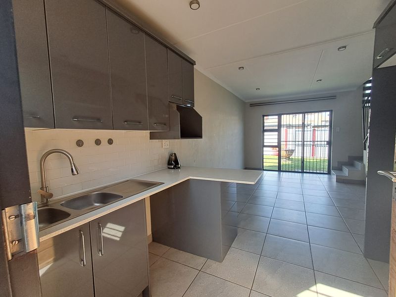 Secure Double-Story Family Home for Sale – Estate Living at Its Finest!  Looking for the perfect - Photo 3