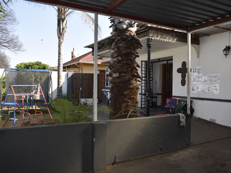 3 Bedrooms  home plus flatlet for sale in Boksburg central - Photo 1