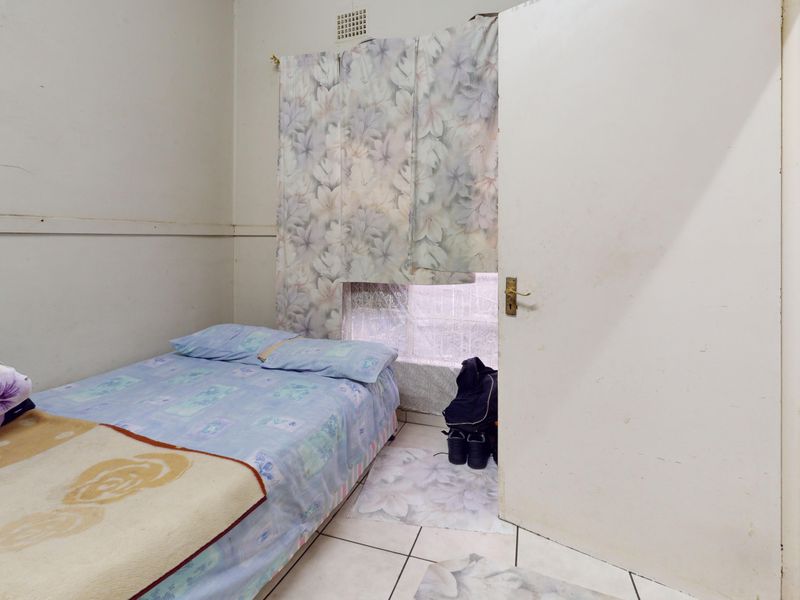 4 Bed home - Photo 7