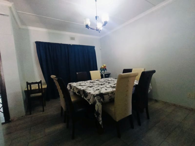 Spacious Home Offering Comfort, Flexibility and Convenience - Photo 9