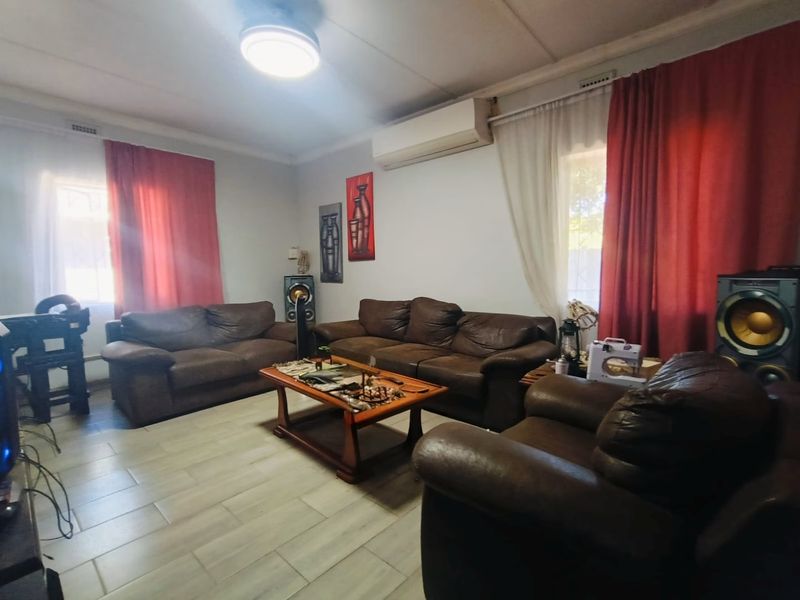 Spacious Home Offering Comfort, Flexibility and Convenience - Photo 6