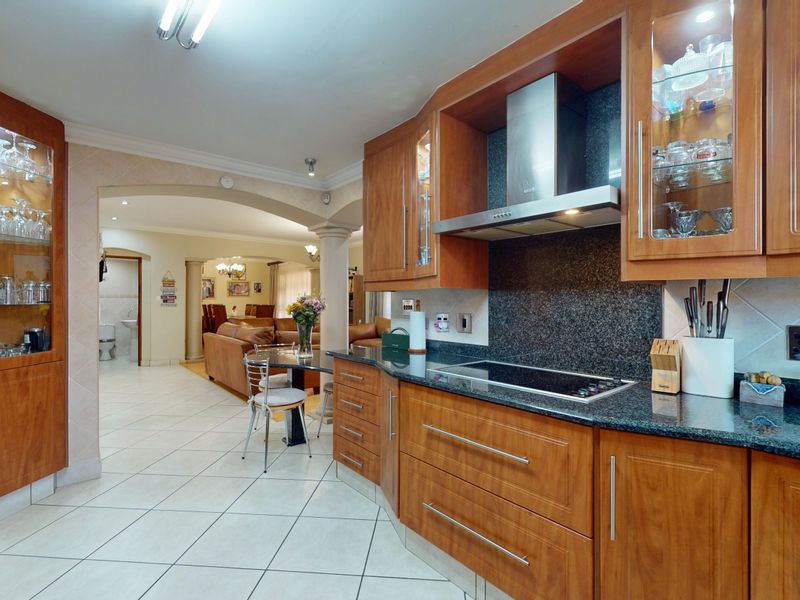 Modern 4 Bedroom cluster for sale n Bartlett. - Photo 9