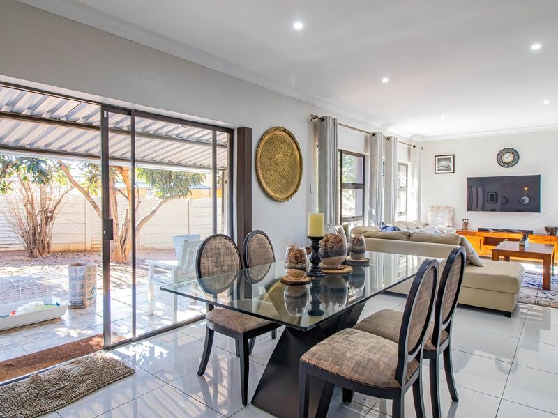 Modern 4 bedroom  Family home with Luxury Finishes. - Photo 10