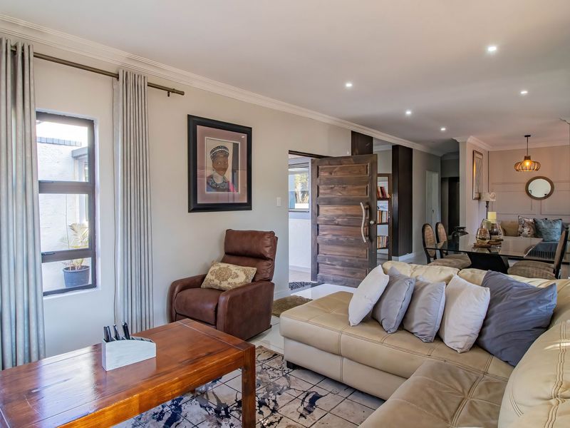Modern 4 bedroom  Family home with Luxury Finishes. - Photo 9