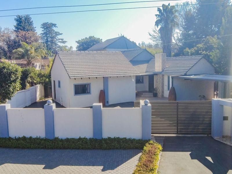 Modern 4 bedroom  Family home with Luxury Finishes. - Photo 2
