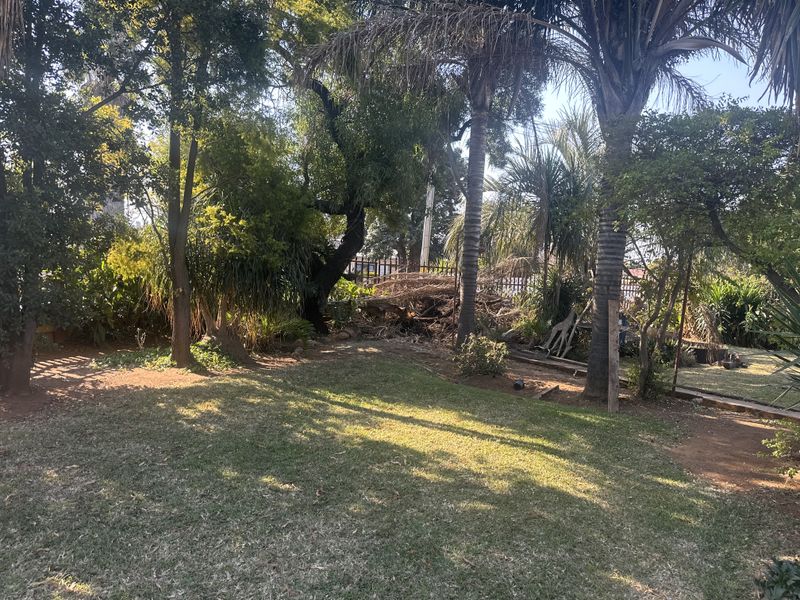 Charming Home with Income Potential in Elsburg, Germiston - Photo 3