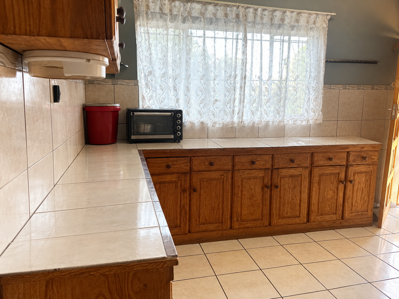 Charming Home with Income Potential in Elsburg, Germiston - Photo 6