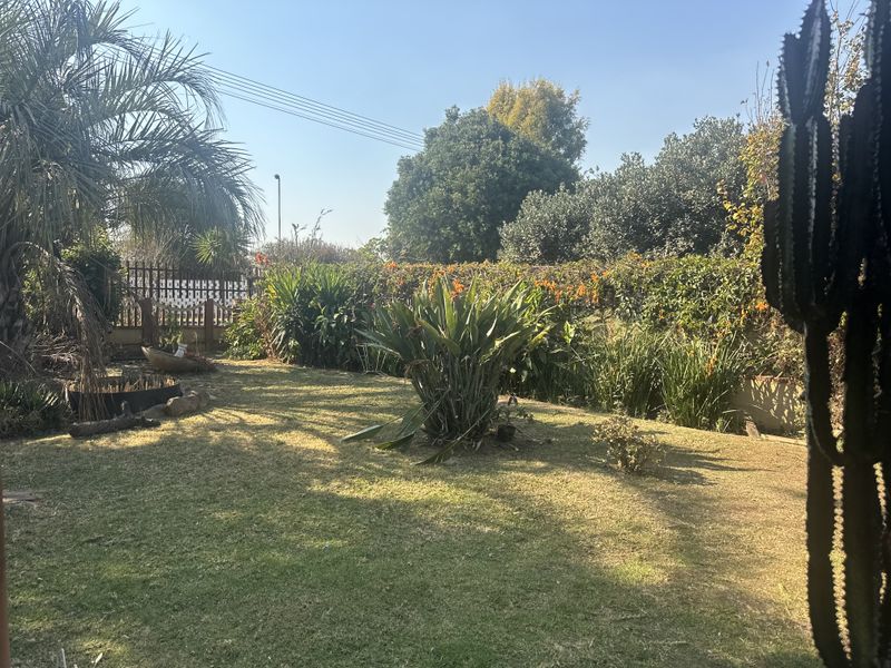 Charming Home with Income Potential in Elsburg, Germiston - Photo 4