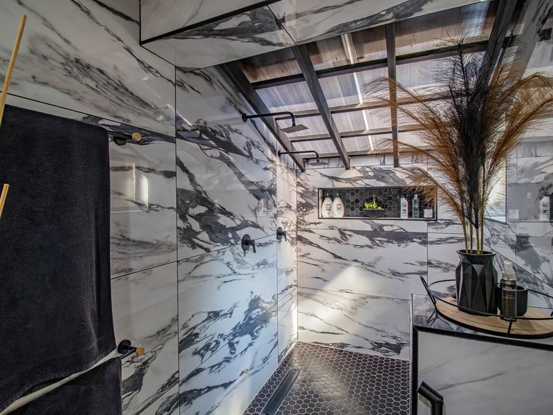A Rare Modern Diamond in the Heart of Bassonia – Luxury, Elegance & Unmatched Quality - Photo 1