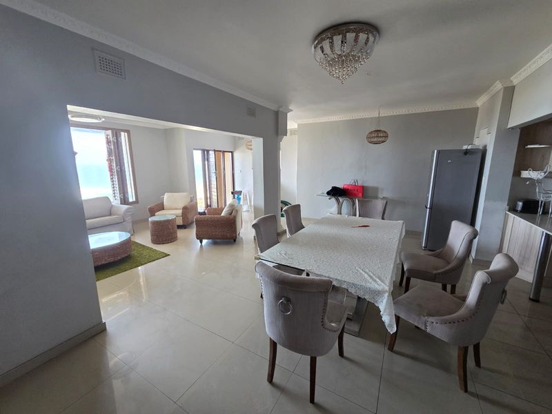 Prime Marine Drive Apartment - Photo 5