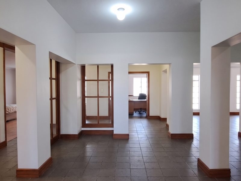 Safe Cozy 3 Bed 1 Bath House With Secure Parking In Quiet Side Of Maraisburg - Photo 10