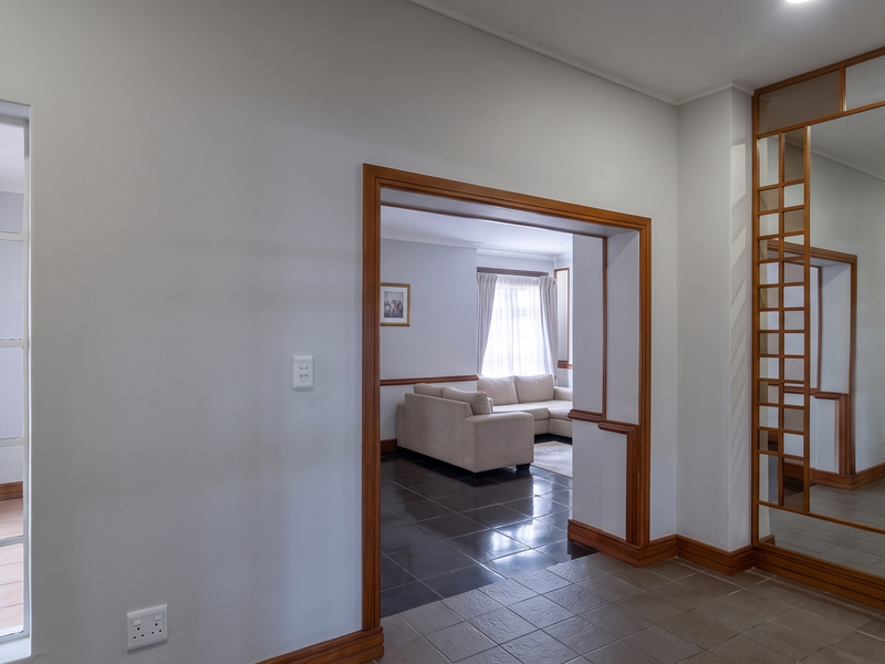 Safe Cozy 3 Bed 1 Bath House With Secure Parking In Quiet Side Of Maraisburg - Photo 9