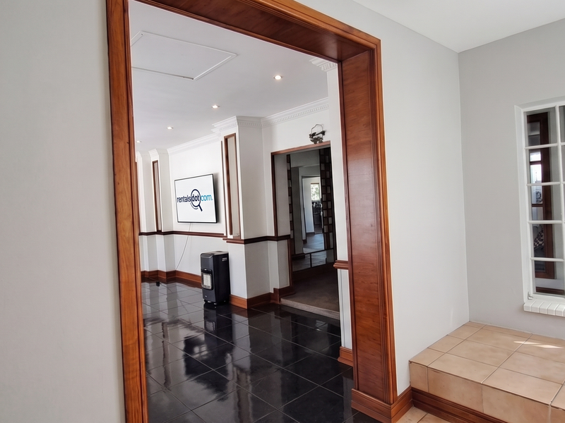 Safe Cozy 3 Bed 1 Bath House With Secure Parking In Quiet Side Of Maraisburg - Photo 6