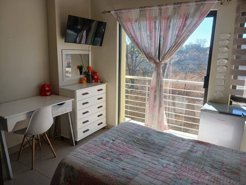 Stunning 3-bedroom house for sale in Zambezi Manor Lifestyle Estate, Pretoria - your dream home! - Photo 9