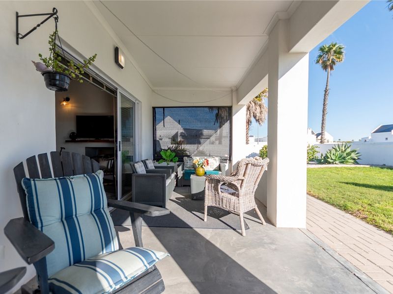 Discover Your Dream Home in Lampies Bay! - Photo 3
