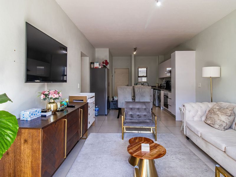 Modern 3 Bed, 2 Bath Unit for Sale in Isabel Estate, North Riding - Photo 7