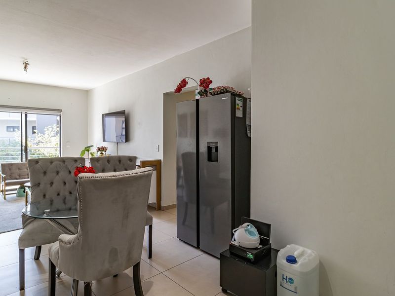 Modern 3 Bed, 2 Bath Unit for Sale in Isabel Estate, North Riding - Photo 4
