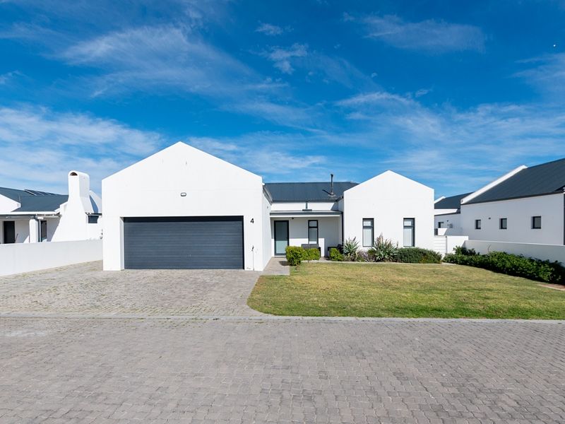 Charming 3-bedroom house for rent in Atlantic Shores Beachfront Estate, Velddrif – your coastal ret - Photo 2