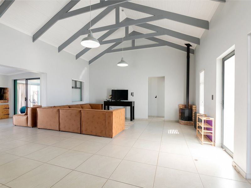 Charming 3-bedroom house for rent in Atlantic Shores Beachfront Estate, Velddrif – your coastal ret - Photo 7