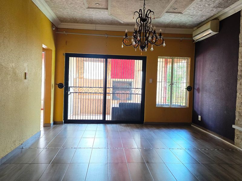 Charming Full Title Townhouse with Spacious Living and Private Garden - Photo 2