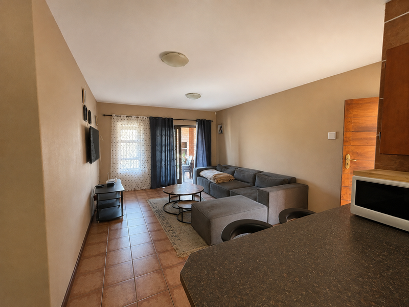 Exclusive Sole Mandate | Ground Floor 2 Bedroom Apartment with Stunning Views - Photo 2