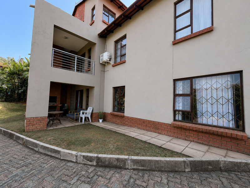 Exclusive Sole Mandate | Ground Floor 2 Bedroom Apartment with Stunning Views - Photo 9