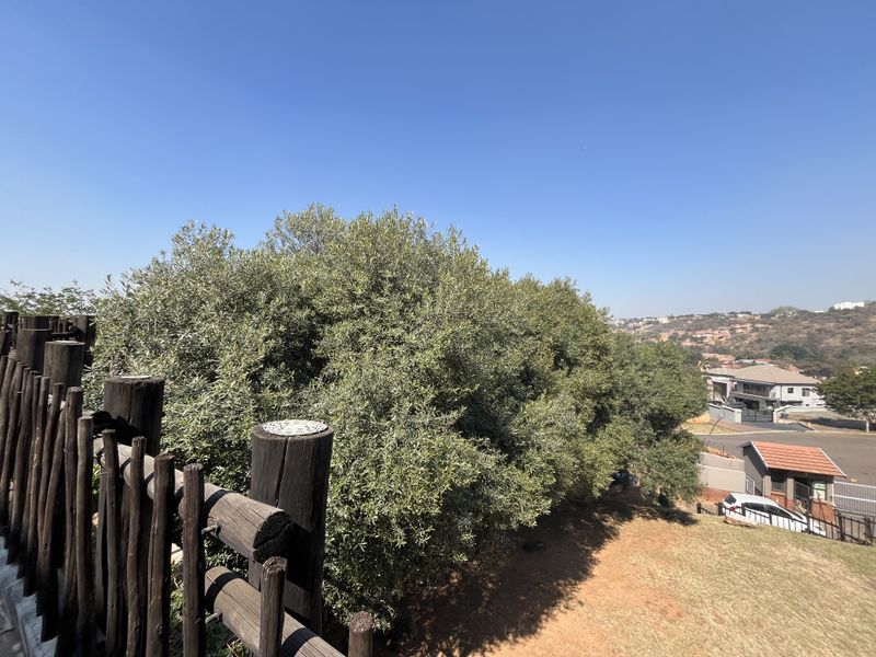 Exclusive Sole Mandate | Ground Floor 2 Bedroom Apartment with Stunning Views - Photo 10