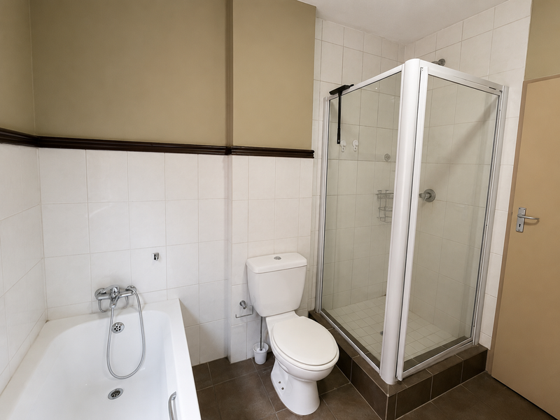 Exclusive Sole Mandate | Ground Floor 2 Bedroom Apartment with Stunning Views - Photo 6